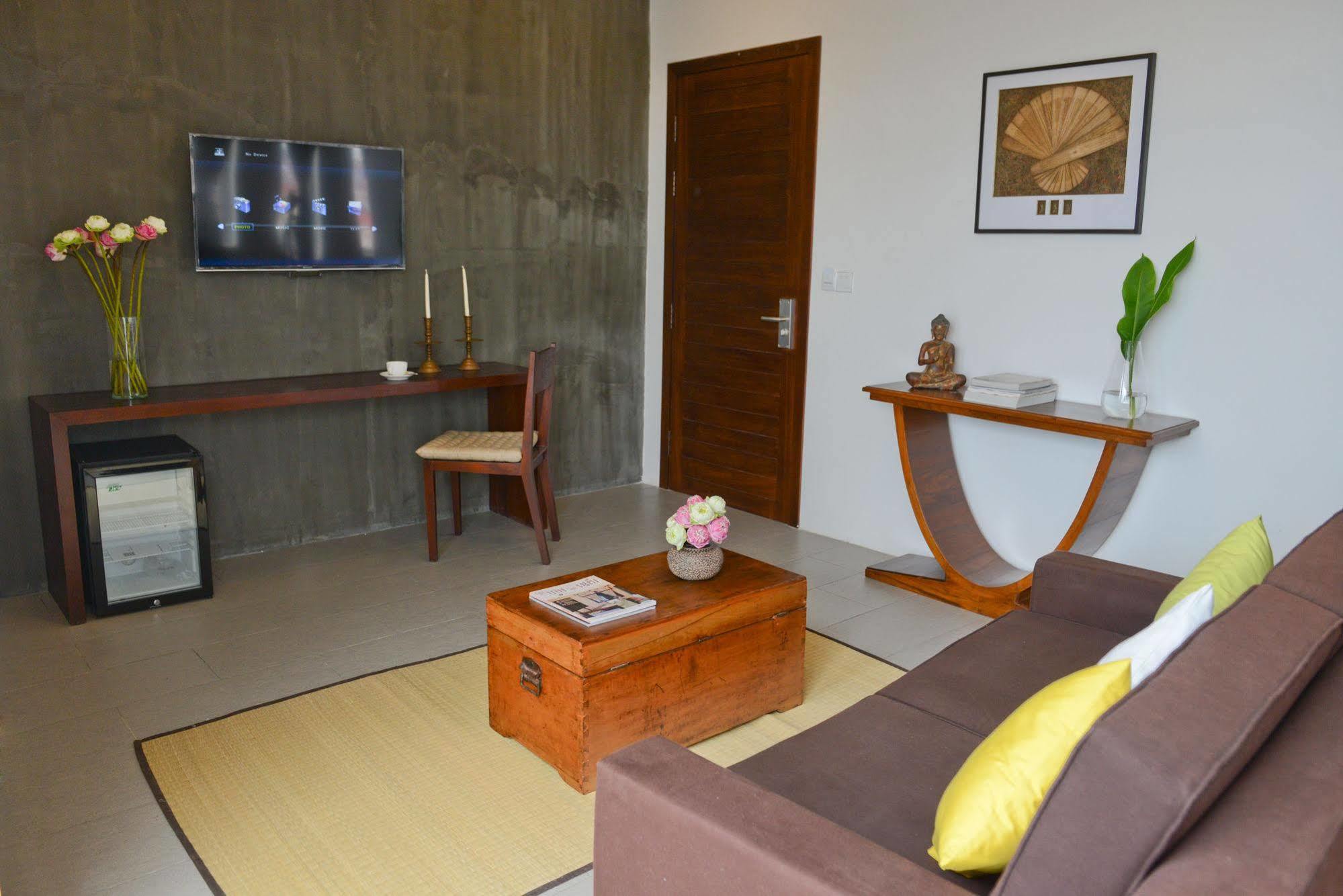 Kolab Sor Phnom Penh Hotel Exterior photo
