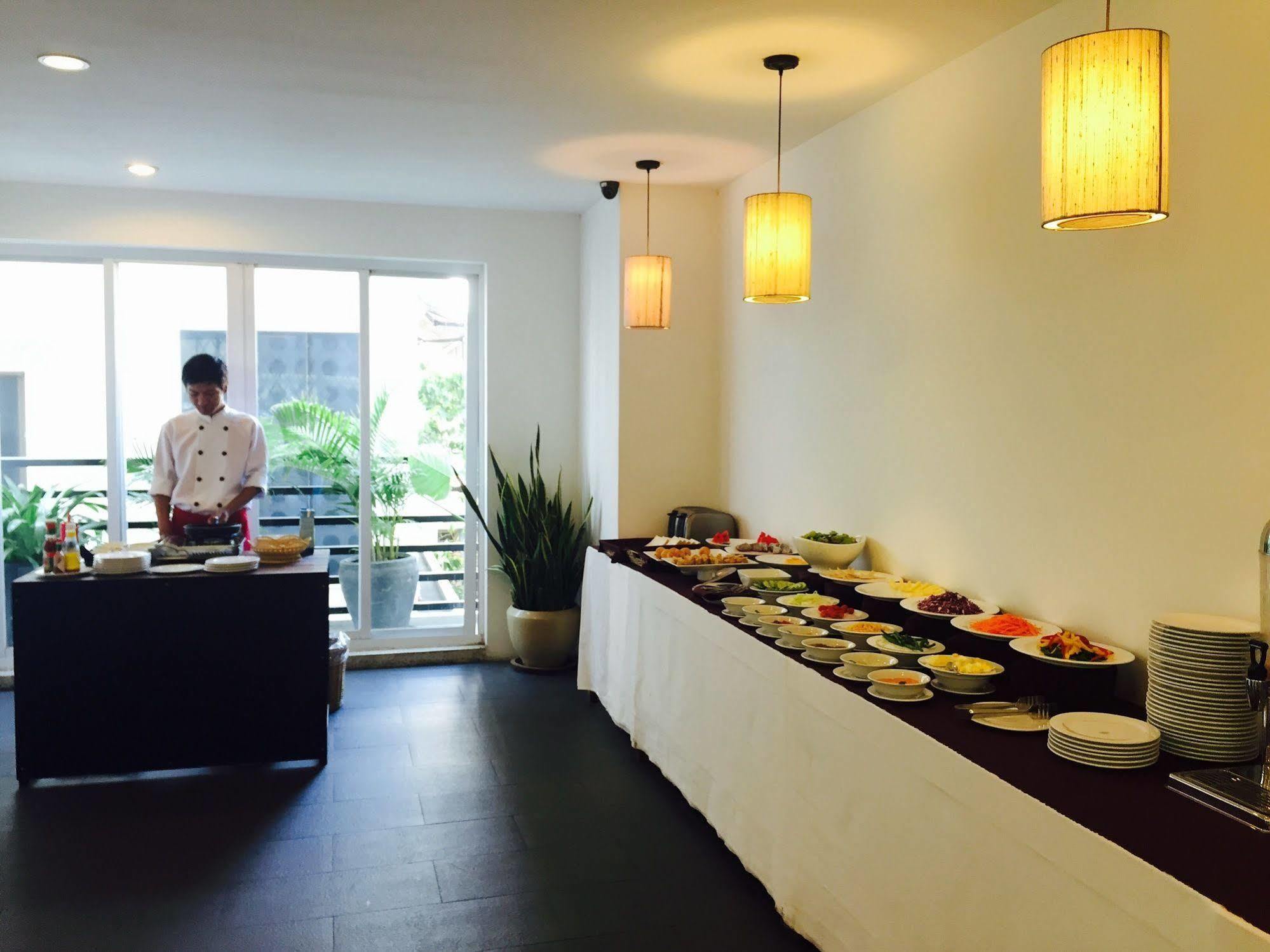 Kolab Sor Phnom Penh Hotel Exterior photo
